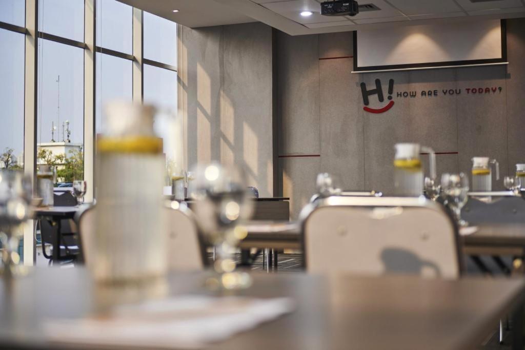 Hi Hotel Senen ジャカルタ エクステリア 写真