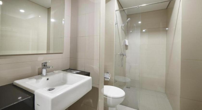 Hi Hotel Senen ジャカルタ エクステリア 写真